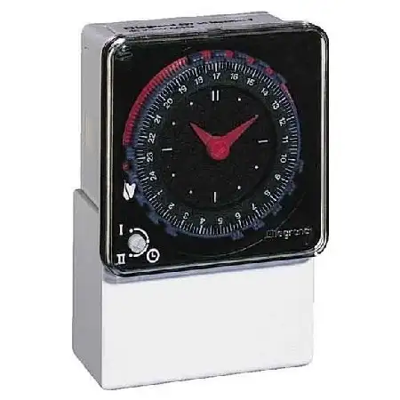 Analogschaltuhr m.Gangres. 230V,50Hz MaxiRexQW/49756